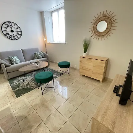 La Fontaine Apartment